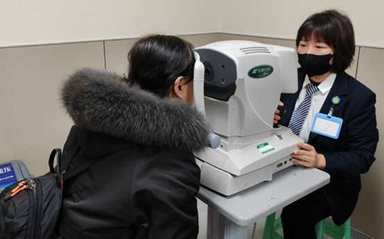 義診活動現場。重慶愛爾眼科醫院總院供圖