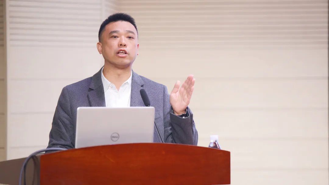 陳建中解讀標準要點。重慶西區醫院供圖