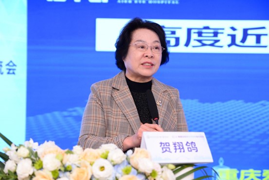 賀翔鴿分享課題《高近視合并青光眼的診斷》。重慶南坪愛爾眼科醫院供圖