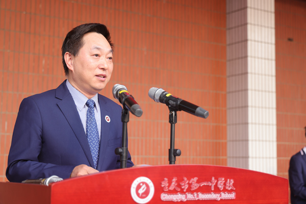 重慶一中黨委書記唐宏宇。曾英豪攝