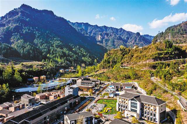 三月二十八日，陽光下的石柱縣中益鄉華溪村一角。記者 尹詩語 攝\視覺重慶