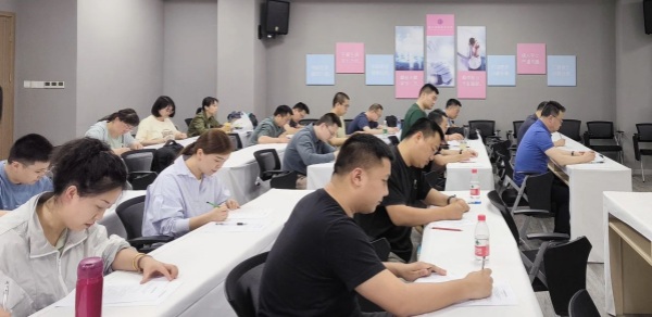 考核認證考試中。重慶道格骨科醫院供圖