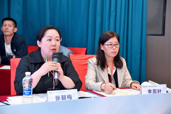 張朝梅在會上發表了講話。重慶仁品耳鼻喉醫院供圖