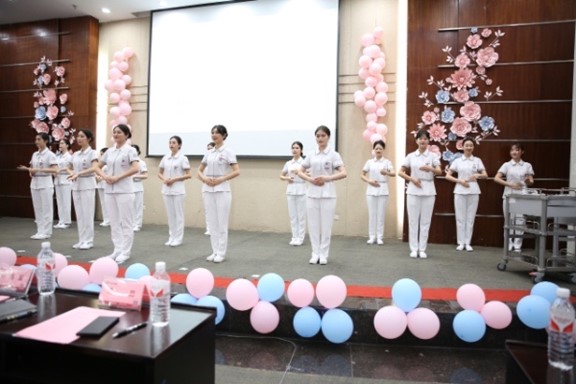護理禮儀展示。重慶松山醫院供圖