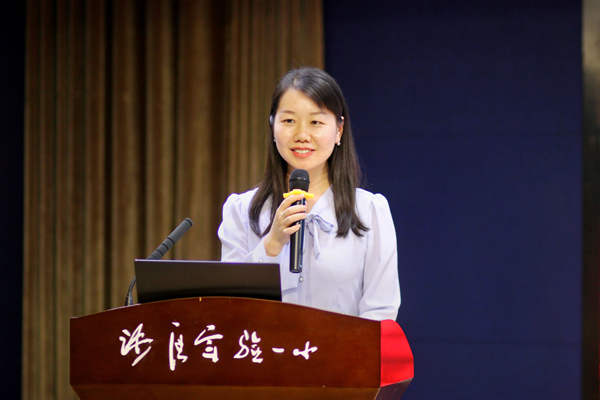 樊麗致辭。戚馨月攝