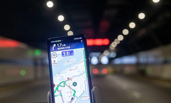 重慶移動“5G+北斗高精定位隧道導航”項目。重慶移動供圖