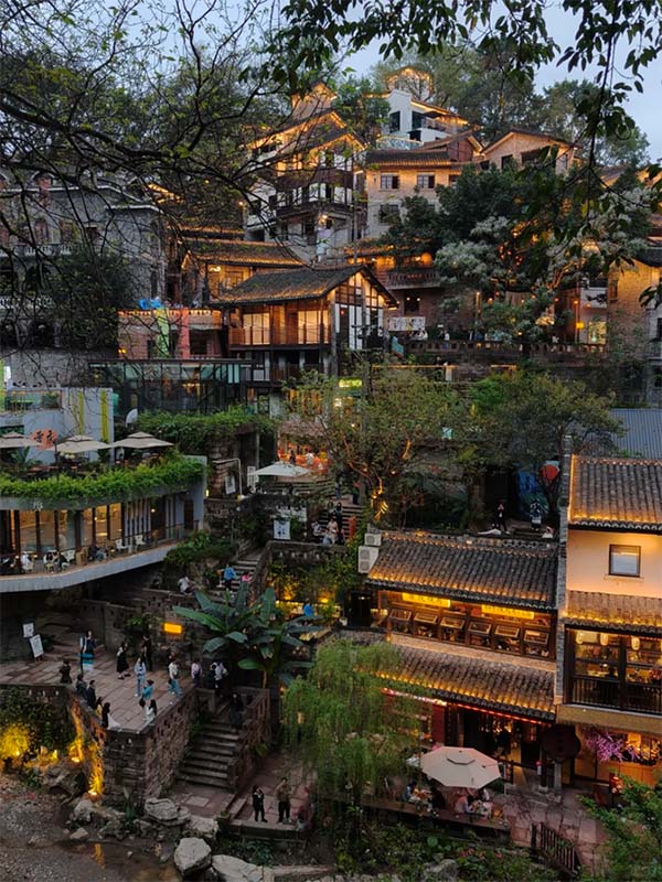 下浩里老街夜景。下浩里供圖