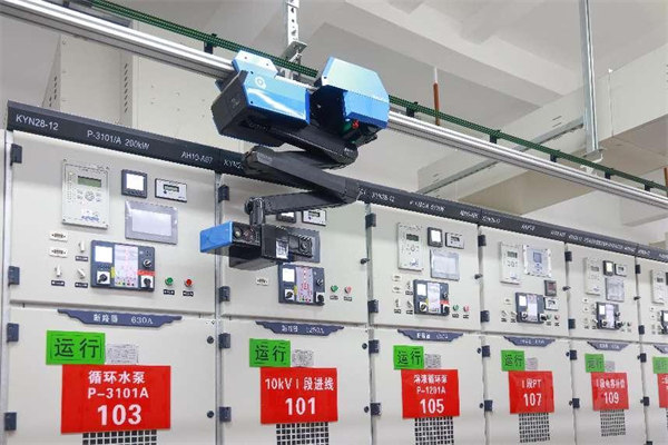 自動巡檢機器人。曾英豪攝