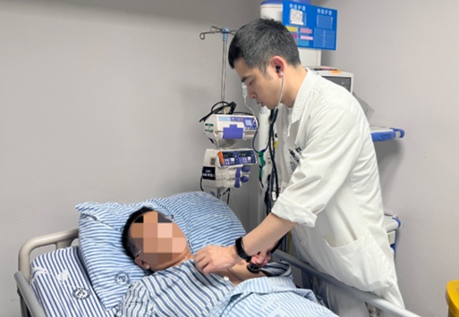 醫生術后查房。受訪者供圖