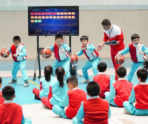 智慧體育課堂實踐。渝中區人和街小學校供圖