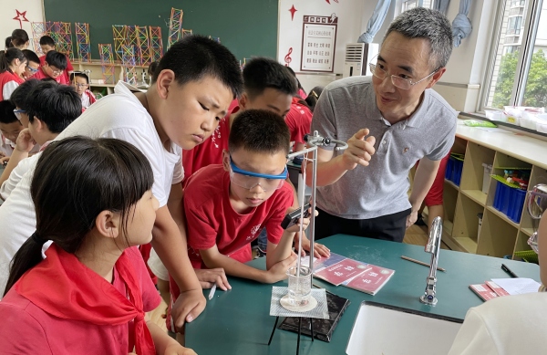 黨員骨干教師示范課。九龍坡區火炬小學供圖