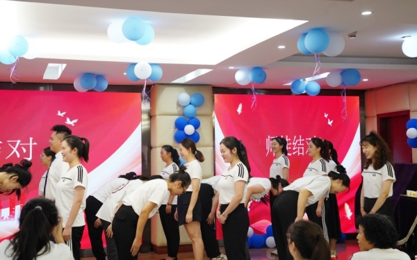 師徒結對青藍工程。重慶市涪陵區幼兒園供圖