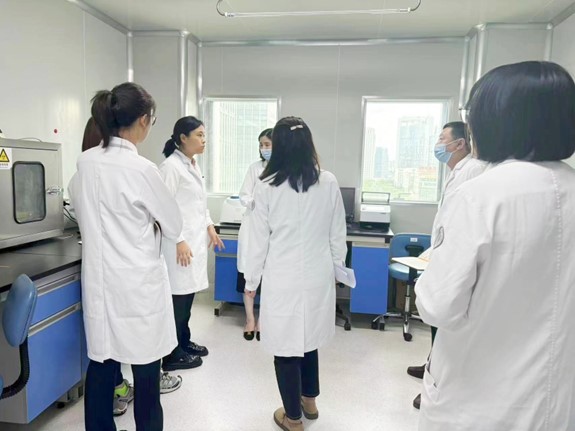 評審驗收現場。重慶松山醫院供圖