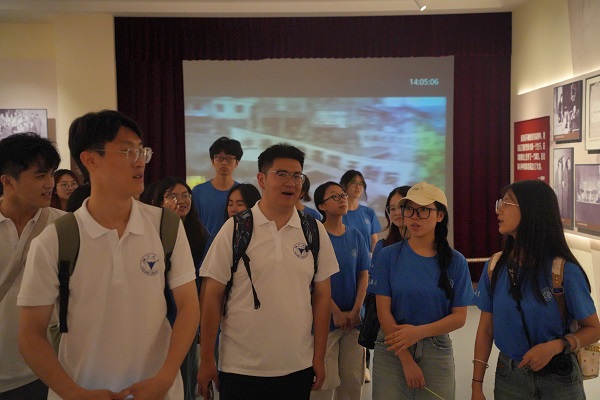 三校聯合，走進重慶紅巖革命紀念館開展一場別開生面的思政課堂。重慶大學供圖