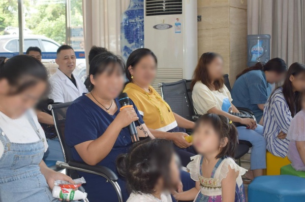 互動與分享環節。重慶迪邦皮膚病醫院供圖