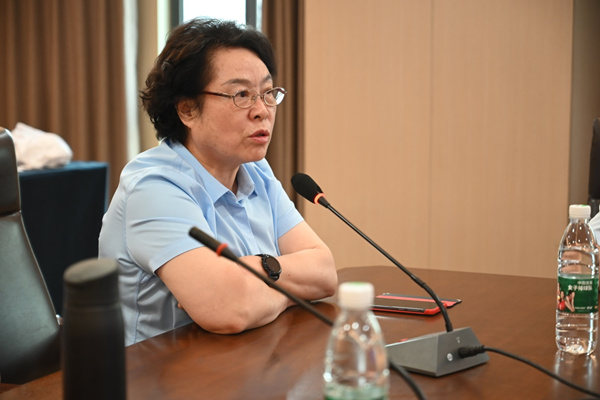 賀翔鴿發言。重慶愛爾眼科醫院總院供圖