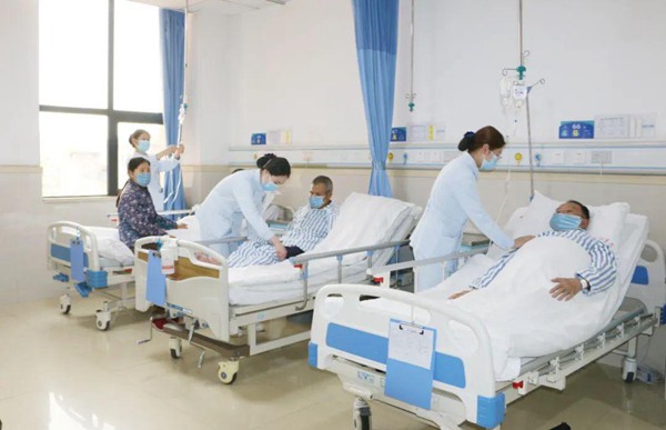 患者接診。重慶合川宏仁醫院供圖