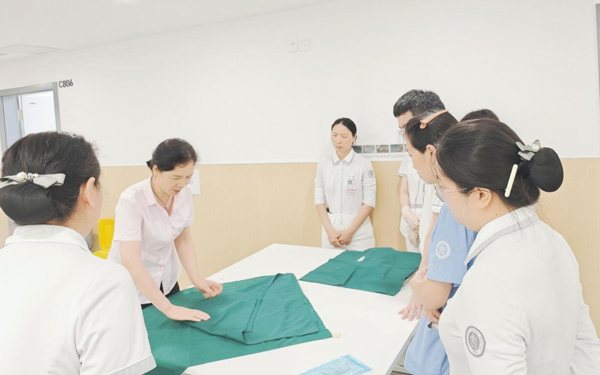 護理技能操作訓練。重慶松山醫院供圖