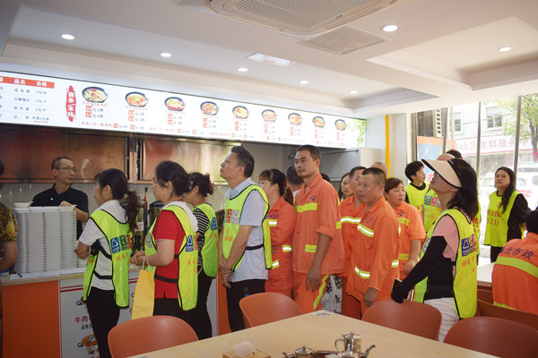 活動現場。重慶迪邦皮膚病醫院供圖