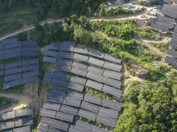 重慶市奉節縣汾河光伏項目現場。伍揚攝