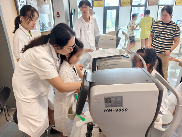 眼科體驗現場。重慶松山醫院供圖