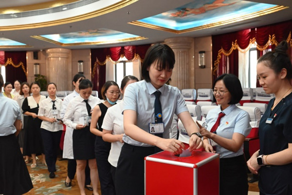 投票選舉環節。重慶愛爾眼科醫院總院供圖