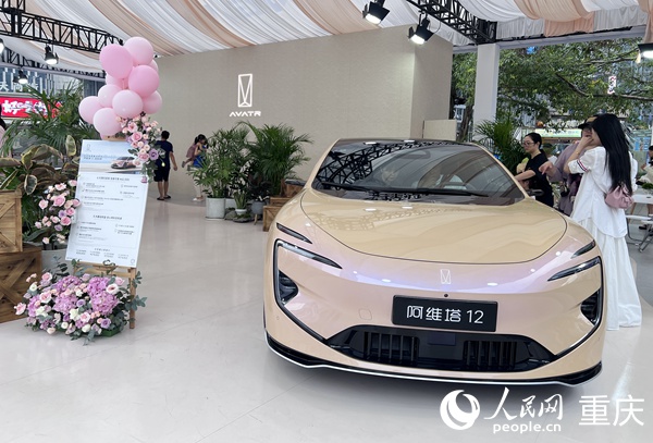 為新人們準備的婚車。人民網記者 胡虹攝