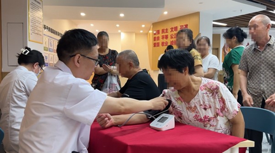 義診服務。重慶圣佑肛腸醫院供圖