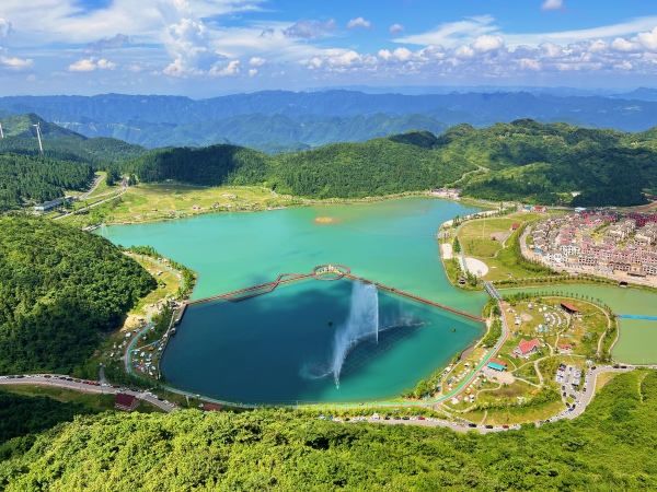 南天湖風景如畫。楊森攝