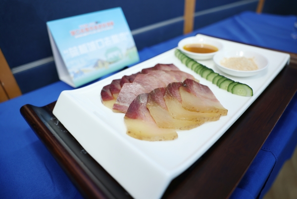 老臘肉十道菜之一?，F場農產品推介。主辦方供圖