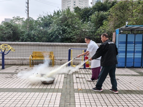 消防演練現場。重慶東大肛腸醫院供圖