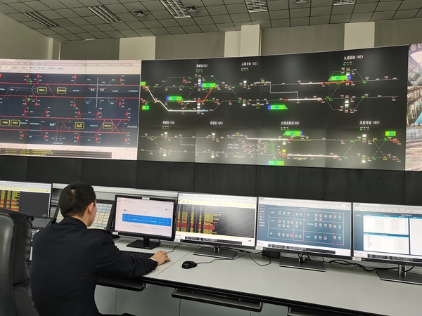 江跳線調度中心。張艷攝