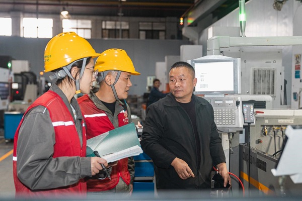 電力員工征集客戶需求。國網重慶永川供電公司供圖