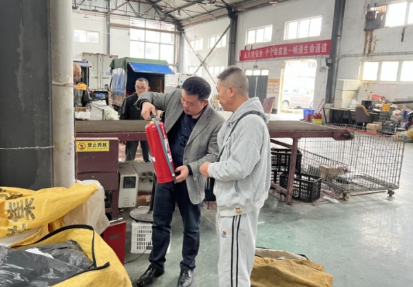 現場開展檢查。田金鳳攝