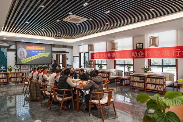 “勞模工匠助企行”專項活動現場。國網重慶永川供電公司供圖