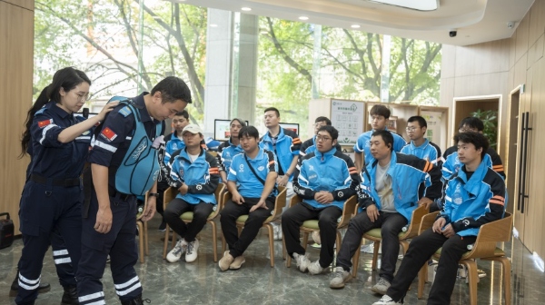 客戶體驗中心開展“服務新市民 國壽伴你行”活動。中國人壽壽險重慶市分公司供圖