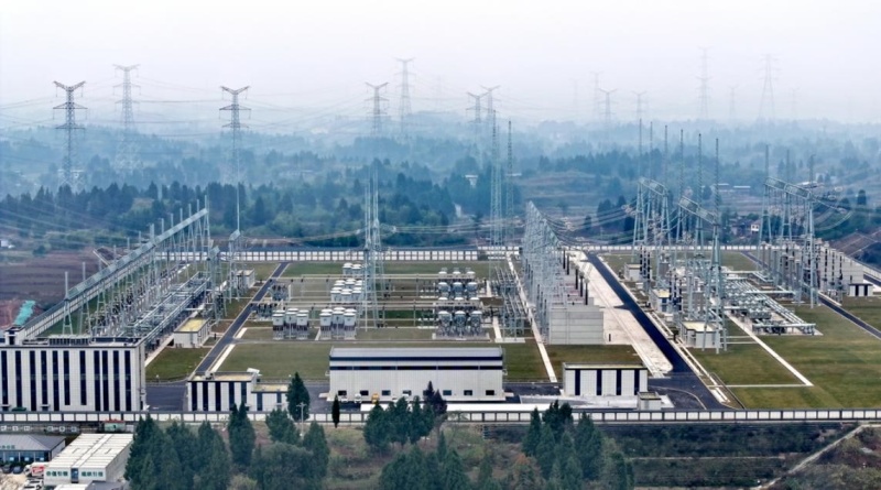 銅梁1000千伏變電站全貌。李濤攝