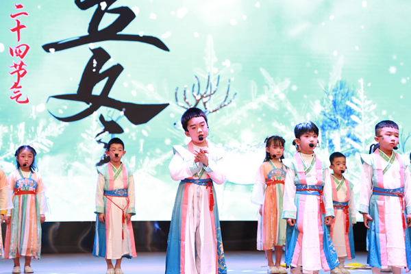 朗誦節目《時節之美》。張源攝