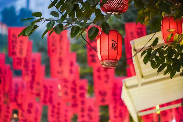 重慶十八梯傳統風貌區打燈籠。重慶十八梯傳統風貌區供圖