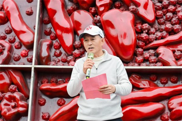 李德建致歡迎詞。德莊火鍋供圖