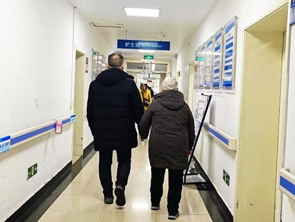 患者術后自理能力改善。西南醫院供圖