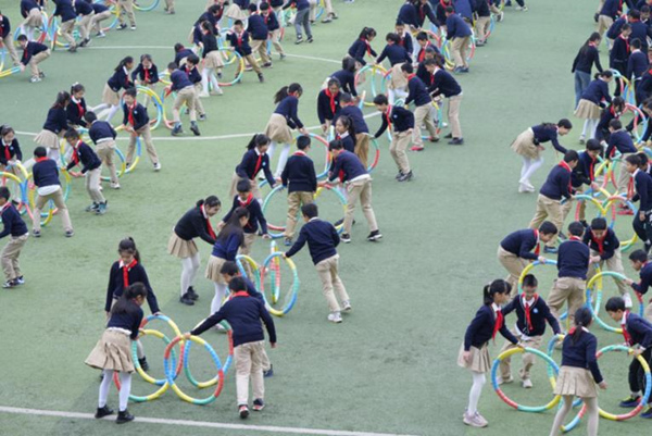 大課間趣味運動。金山學校教育集團供圖
