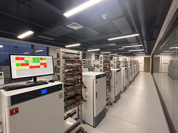 新一代電池儲能材料中試平臺。兩江協同創新區供圖