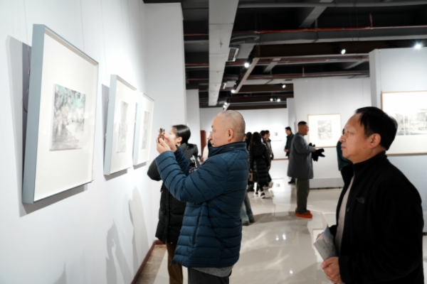 市民參觀展覽。渝北區文化旅游委供圖