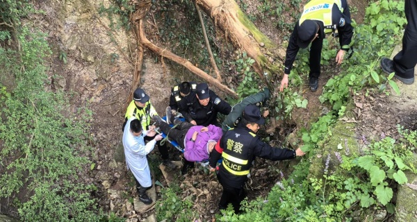 走失老人被救。劉欣攝