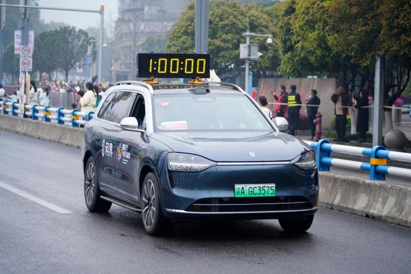 問界擔任本次賽事官方計時用車。主辦方供圖