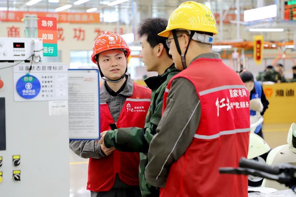 電力員工了解企業訴求。國網重慶永川供電公司供圖