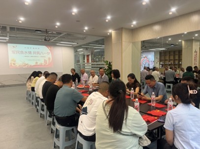 物業公司與業主座談。受訪單位供圖