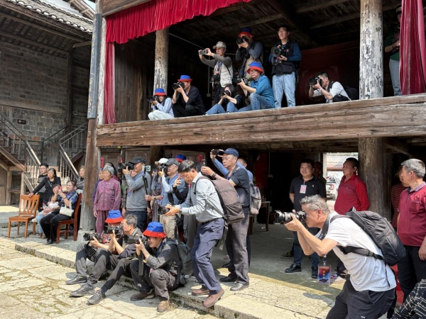 攝影名家龍鳳壩鎮采風。秀山縣融媒體中心供圖