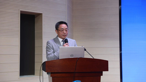 楊鷹發表致辭。重慶西區醫院供圖